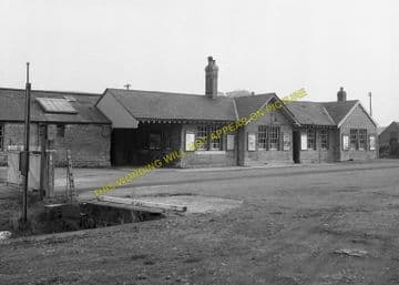 Bridport Railway Station Photo. West Bay - Powerstock. Maiden Newton Line. (8)
