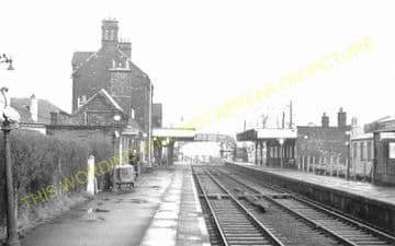 Brimsdown Railway Station Photo. Ponders End - Enfield Lock. Cheshunt Line. (4)