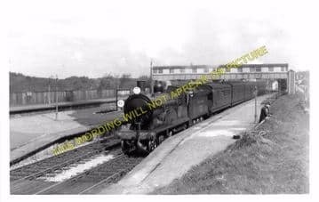 Broadstone Railway Station Photo. Wimborne to Poole and Hamworthy Lines. (16)
