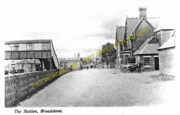 Broadstone Railway Station Photo. Wimborne to Poole and Hamworthy Lines. (18)