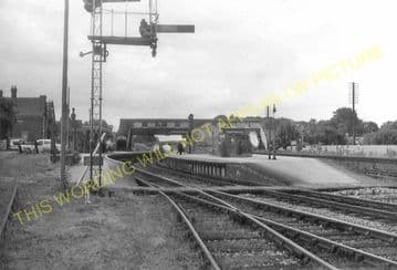 Broadstone Railway Station Photo. Wimborne to Poole and Hamworthy Lines. (21)