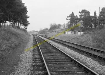 Broadway Railway Station Photo. Laverton - Willersey. Toddington line. (4)