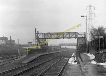 Brockley Whins Railway Station Photo. Fellgate to Boldon Line. (4)