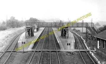 Brookmans Park Railway Station Photo. Potters Bar - Hatfield. Barnet Line. (1)