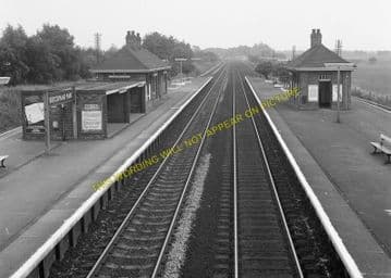 Brookmans Park Railway Station Photo. Potters Bar - Hatfield. Barnet Line. (3)