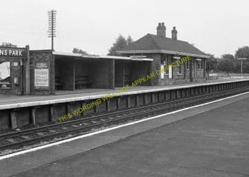 Brookmans Park Railway Station Photo. Potters Bar - Hatfield. Barnet Line. (7)