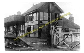 Broomlee Railway Station Photo. Macbie Hill - Dolphinton. Leadburn Line. (2).