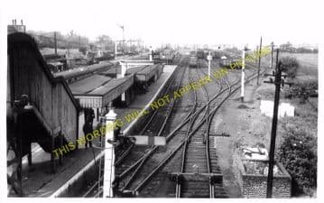 Broxbourne & Hoddesdon Railway Station Photo. Cheshunt to Rye House. (10)