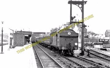 Broxbourne & Hoddesdon Railway Station Photo. Cheshunt to Rye House. (6)