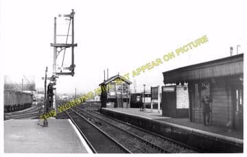 Broxbourne & Hoddesdon Railway Station Photo. Cheshunt to Rye House. (8)