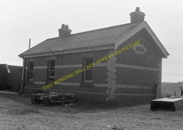 Brynkir Railway Station Photo. Ynys - Pant Glas. Afonwen to Carnarvon. L&NWR (7)