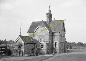 Buckden Railway Station Photo. Huntingdon - Grafham. Kimbolton Line. (2)