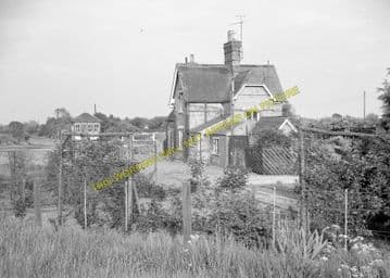 Buckden Railway Station Photo. Huntingdon - Grafham. Kimbolton Line. (6)