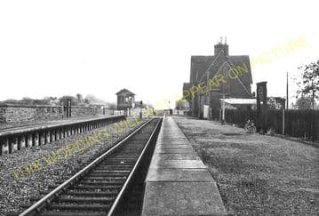 Bucknell Railway Station Photo. Hopton Heath - Knighton. Craven Arms Line. (10)
