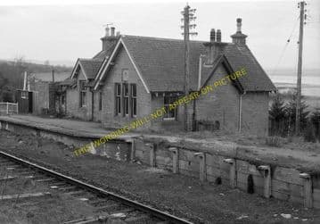 Bunchrew Railway Station Photo. Inverness - Lentran. Clunes and Beauly Line. (2)