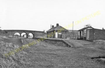 Bungay Railway Station Photo. Earsham - Ditchingham. Tivetshall to Beccles. (4)