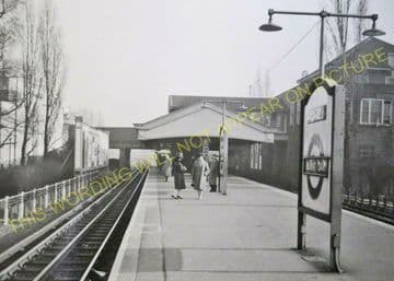 Burnt Oak Underground Railway Station Photo. Edgware - Collindale. (3).