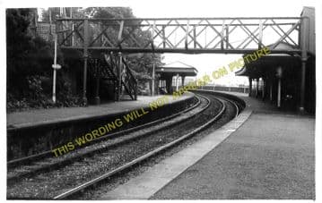 Burntisland Railway Station Photo. Aberdour - Kinghorn. Dunfermline Line. (2)