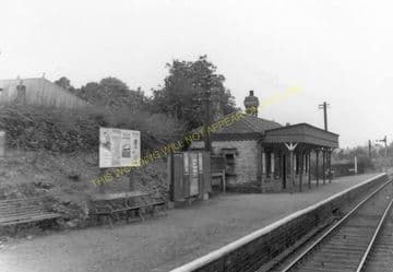 Caergwrle Castle Railway Station Photo. Cefn-y-Bedd - Hope Village. GCR. (11)