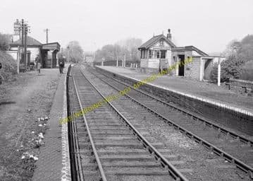 Caergwrle Castle Railway Station Photo. Cefn-y-Bedd - Hope Village. GCR. (3)