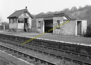 Caergwrle Castle Railway Station Photo. Cefn-y-Bedd - Hope Village. GCR. (8)
