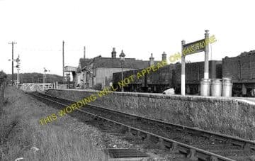 Calbourne & Shalfleet Railway Station Photo. Carisbrooke - Ningwood. (1)