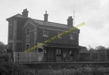 Capel Railway Station Photo. Bentley - Raydon Wood. Hadleigh Line. (4)