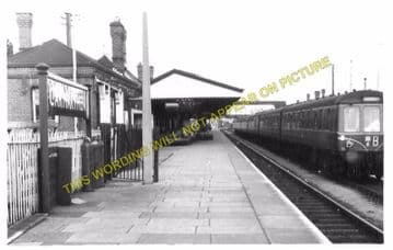 Carmarthen Railway Station Photo. Great Western Railway. (5)