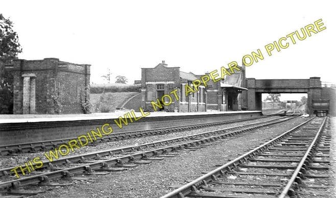 Charwelton Railway Station Photo. Woodford & Hinton - Braunston & Willoughby (1)