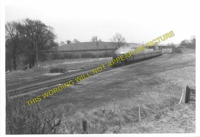 Charwelton Railway Station Photo. Woodford & Hinton - Braunston & Willoughby (5)