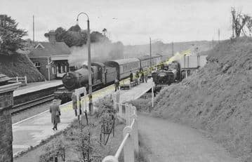 Clarbeston Road Railway Station Photo. Clynderwen to Haverfordwest. (10)