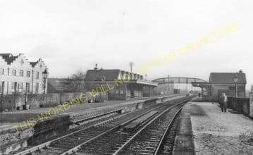 Clydebank Central Railway Station Photo. Yoker - Dalmuir (1).