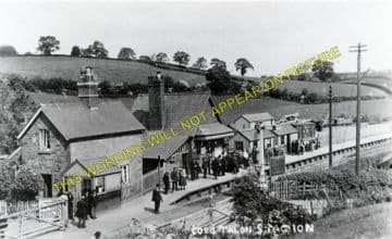 Coed Talon Railway Station Photo. Ffrith to Padeswood and Mold Lines. L&NWR. (1)