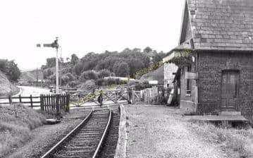 Coed Talon Railway Station Photo. Ffrith to Padeswood and Mold Lines. L&NWR. (6)