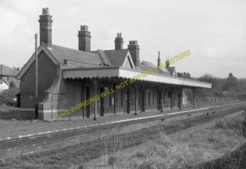 Corton Railway Station Photo. Lowestoft - Hopton. Great Yarmouth Line. (4)