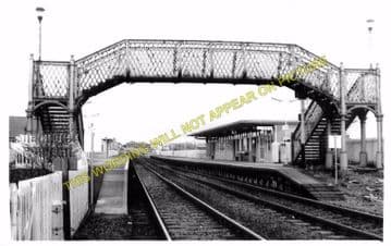Cowdenbeath Railway Station Photo. Halbeath to Lochgelly and Kelty Lines. (2)