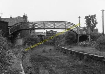 Cowes Railway Station Photo. Newport Line. Isle of Wight. (20)