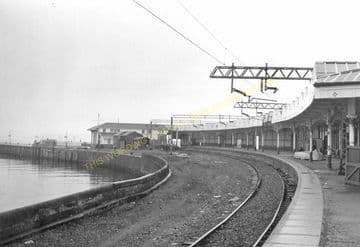 Craigendoran Railway Station Photo. Cardross-  Helensborough. Dumbarton Line (5)