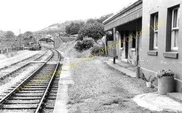 Derwen Railway Station Photo. Corwen - Nantclwyd. Denbigh Line. L&NWR. (1)..