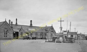 Dingwall Railway Station Photo. Conon to Foulis and Achterneed Lines. (10)