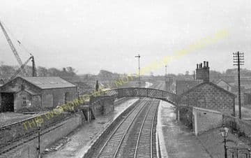 Dunlop Railway Station Photo. Lugton - Stewarton. Kilmarnock Line. (1)..