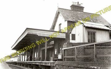 Dunstable Town Railway Station Photo. Luton Line. Great Northern Railway (1)..