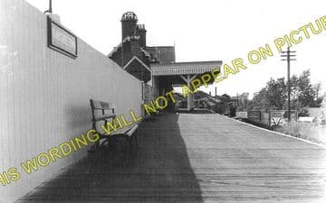 Dunstable Town Railway Station Photo. Luton Line. Great Northern Railway (2)