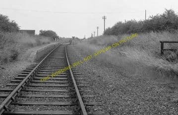 Elton Railway Station Photo. Wansford - Oundle. Barnwell and Thrapston Line. (1)