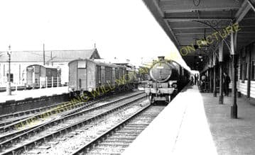 Ely Railway Station Photo. Waterbeach - Littleport. Cambridge to Kings Lynn. (6)