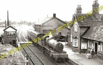 Four Crosses Railway Station Photo. Llanymynech - Arddleen. Welshpool Line. (1)