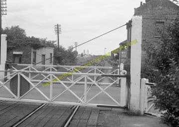 Fulbourne Railway Station Photo. Cambridge - Six Mile Bottom. (11)