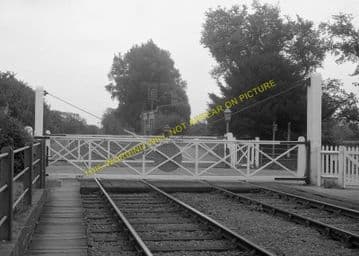 Fulbourne Railway Station Photo. Cambridge - Six Mile Bottom. (15)
