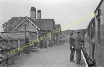Higham Ferrers Railway Station Photo. Wellingborough Line. Midland Railway (17)