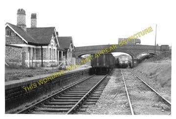 Higham Ferrers Railway Station Photo. Wellingborough Line. Midland Railway (8)